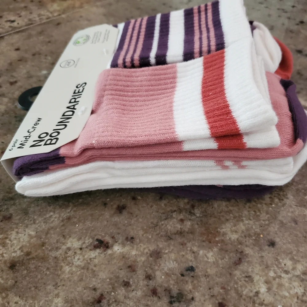 NEW No Boundaries Mid‎ Crew Socks 6 Pair Strips And Solids Multicolor Women
